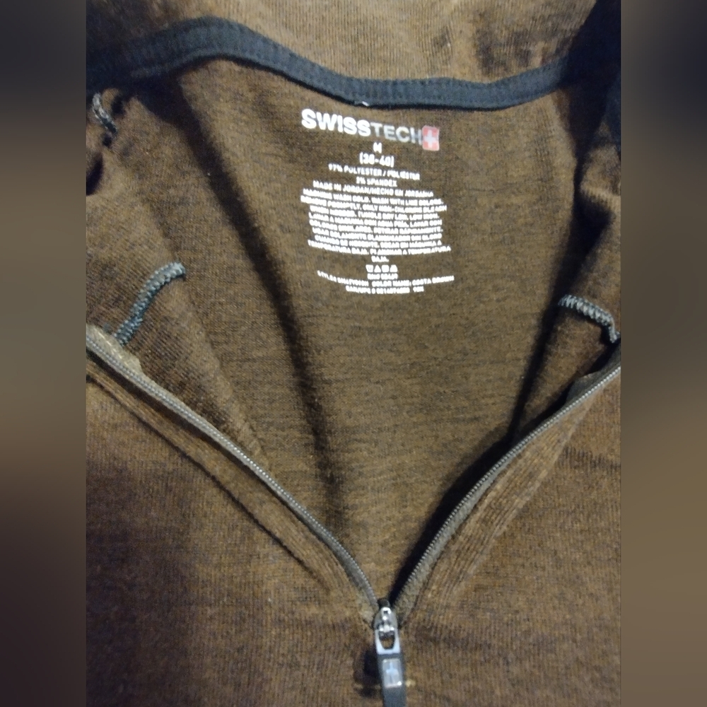 Like New! Swiss Tech Brown Zip Up Sweater Casual Comfort Outdoor Pullover M